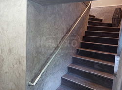 2-B - Flexo Handlaufprofis - Handlauf an Innenseite, viertelgewendelte Treppe